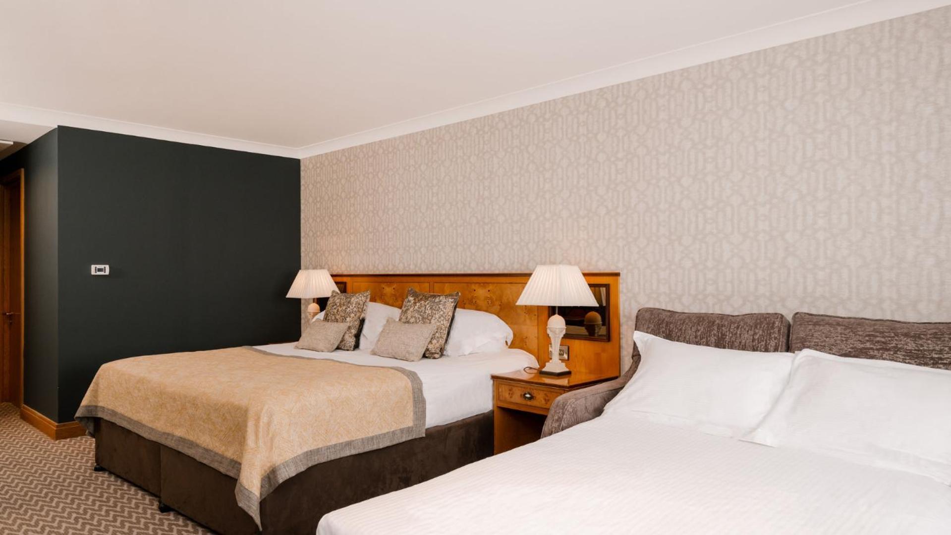 Europa 4* Belfast